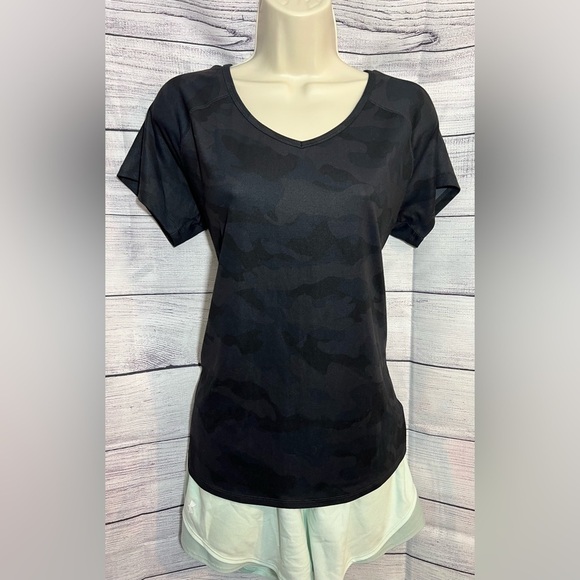 RBX Women’s Prime Everyday Short Sleeve Tee in Black Camo - Picture 1 of 5